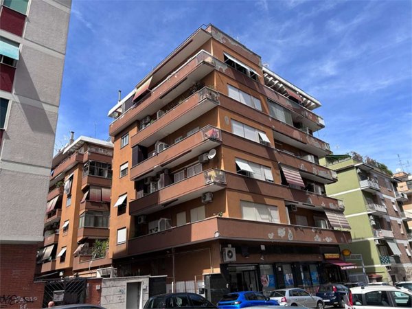 appartamento in vendita ad Edolo in zona Vico