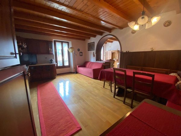 appartamento in vendita ad Edolo in zona Vico