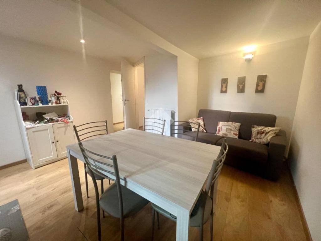appartamento in vendita ad Edolo in zona Mù