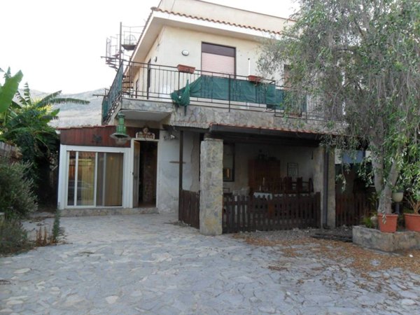 casa indipendente in vendita ad Edolo in zona Vico