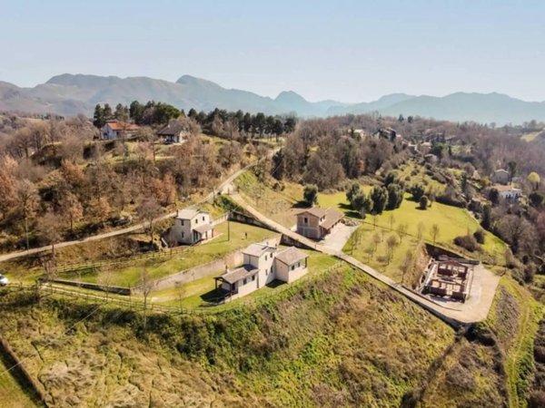 casa indipendente in vendita ad Edolo in zona Vico