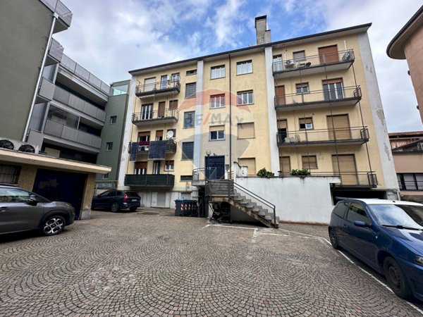 appartamento in vendita ad Edolo in zona Vico