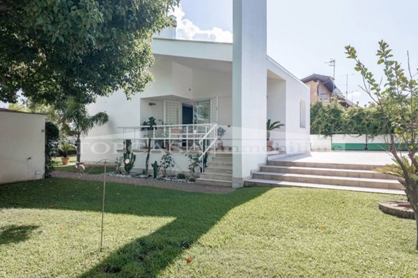 casa indipendente in vendita ad Edolo in zona Vico
