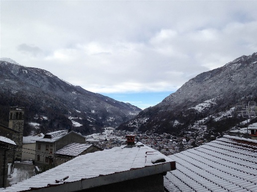appartamento in vendita ad Edolo in zona Vico