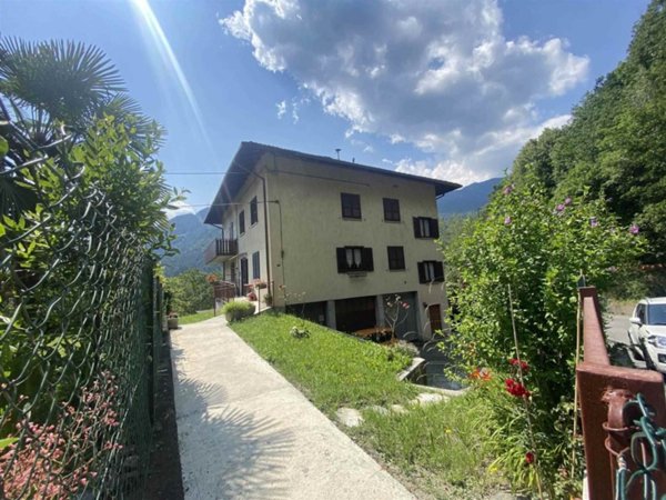 appartamento in vendita ad Edolo in zona Vico