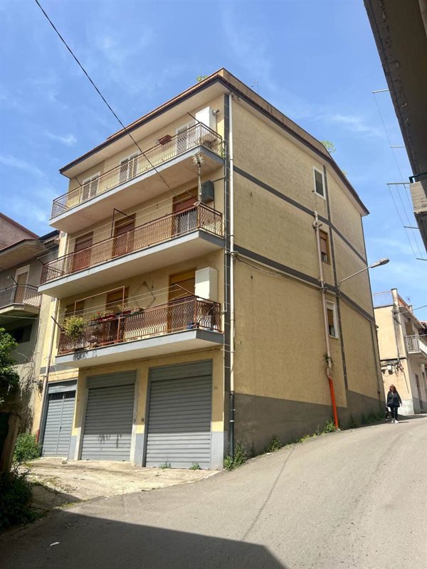 appartamento in vendita ad Edolo in zona Vico