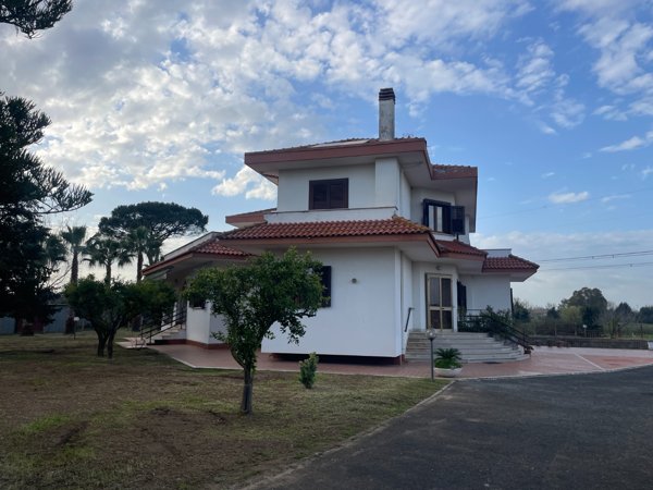 casa indipendente in vendita ad Edolo in zona Vico