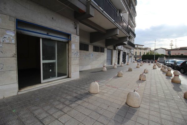 negozio in vendita ad Edolo in zona Vico