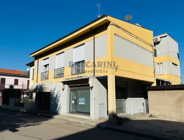 negozio in vendita ad Edolo in zona Vico