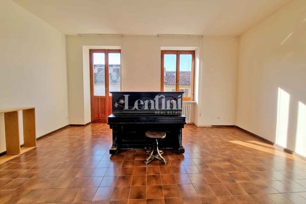 casa indipendente in vendita ad Edolo in zona Vico