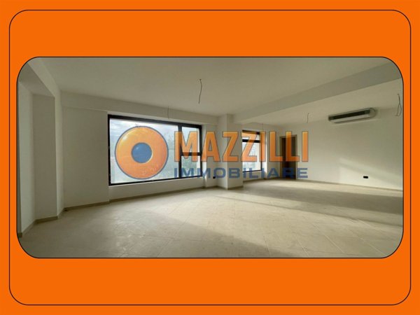 ufficio in vendita ad Edolo in zona Vico