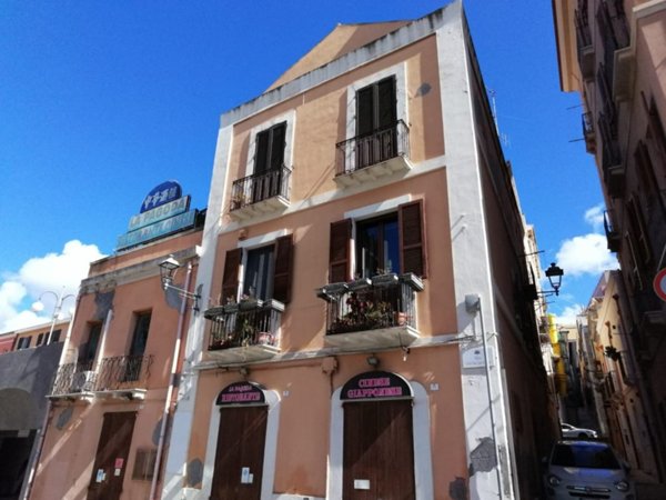 appartamento in vendita a Cagliari in zona Marina