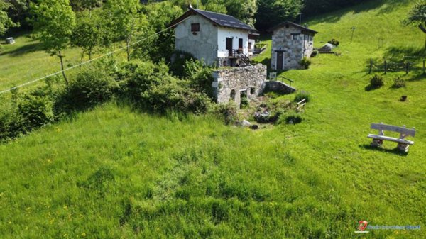 casa indipendente in vendita ad Edolo in zona Vico