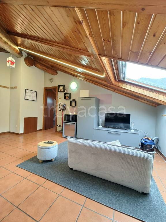 appartamento in vendita ad Edolo in zona Vico