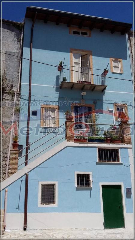casa indipendente in vendita ad Edolo in zona Vico