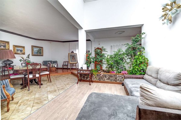 casa indipendente in vendita ad Edolo in zona Vico