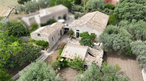 casa indipendente in vendita ad Edolo in zona Vico