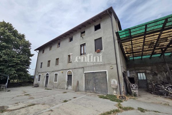 casa indipendente in vendita ad Edolo in zona Vico