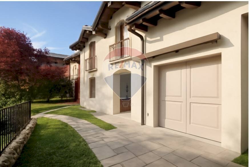 casa indipendente in vendita ad Edolo in zona Vico