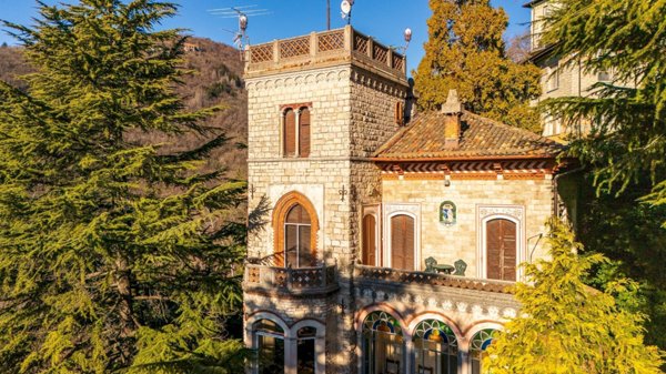 casa indipendente in vendita ad Edolo in zona Vico