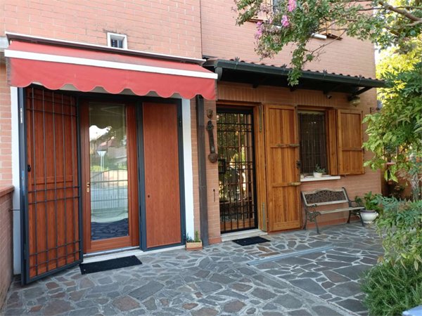 casa indipendente in vendita ad Edolo in zona Vico