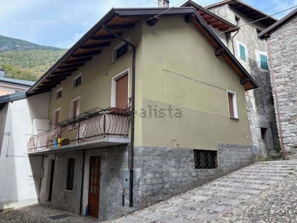 casa indipendente in vendita ad Edolo