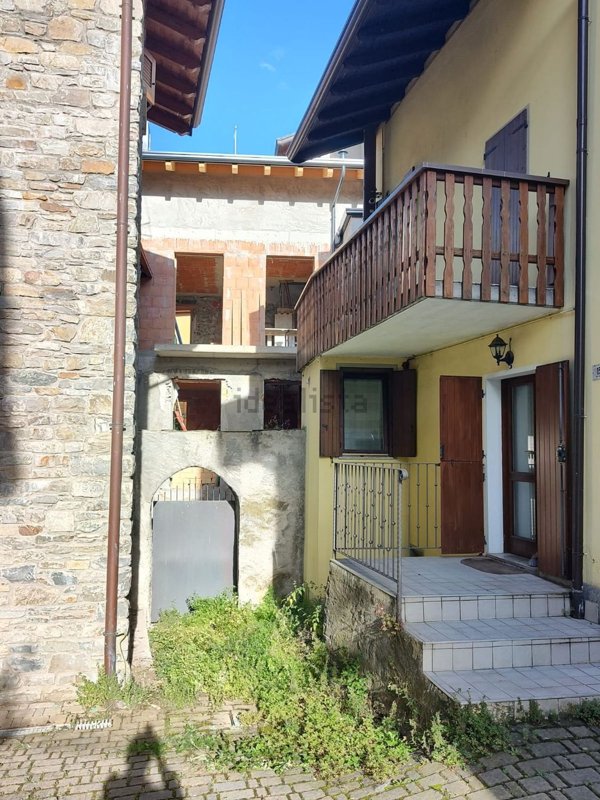 casa indipendente in vendita ad Edolo