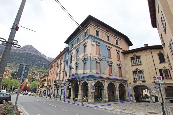 negozio in vendita ad Edolo in zona Vico