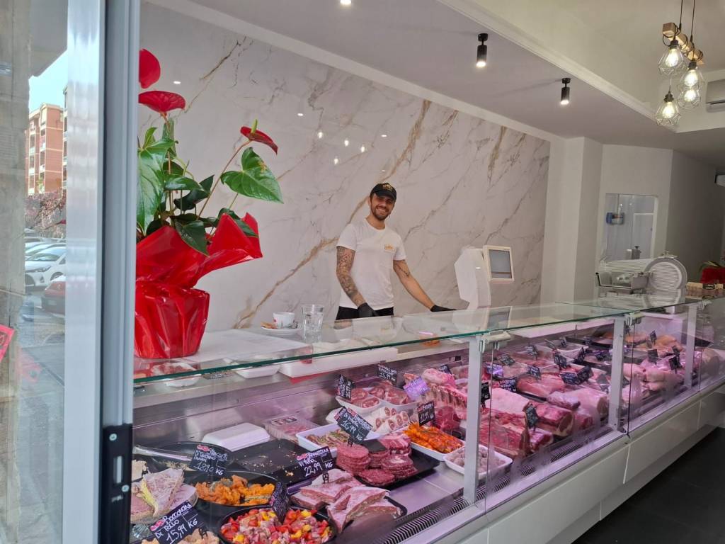 negozio in vendita ad Edolo in zona Vico