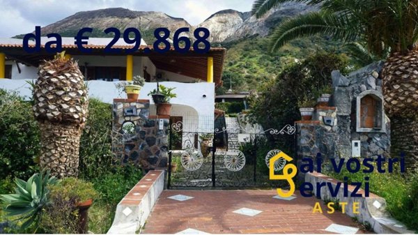 casa indipendente in vendita ad Edolo in zona Vico