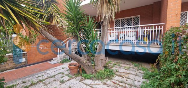 casa indipendente in vendita ad Edolo in zona Vico