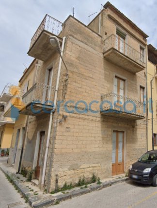 casa indipendente in vendita ad Edolo in zona Vico