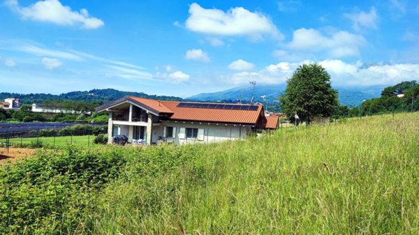 casa indipendente in vendita ad Edolo in zona Vico