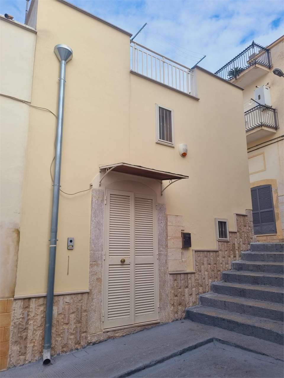 casa indipendente in vendita ad Edolo in zona Vico