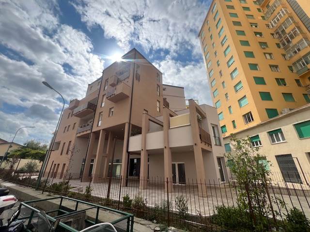 negozio in vendita ad Edolo in zona Vico