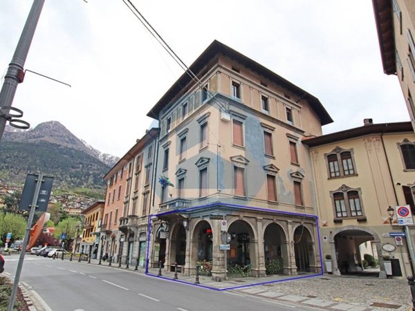 negozio in vendita ad Edolo in zona Vico