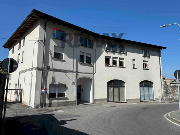 appartamento in vendita ad Edolo in zona Vico