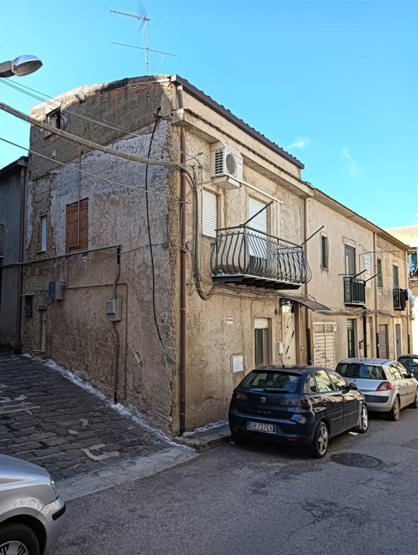 casa indipendente in vendita ad Edolo in zona Vico