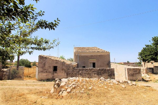 casa indipendente in vendita ad Edolo in zona Vico
