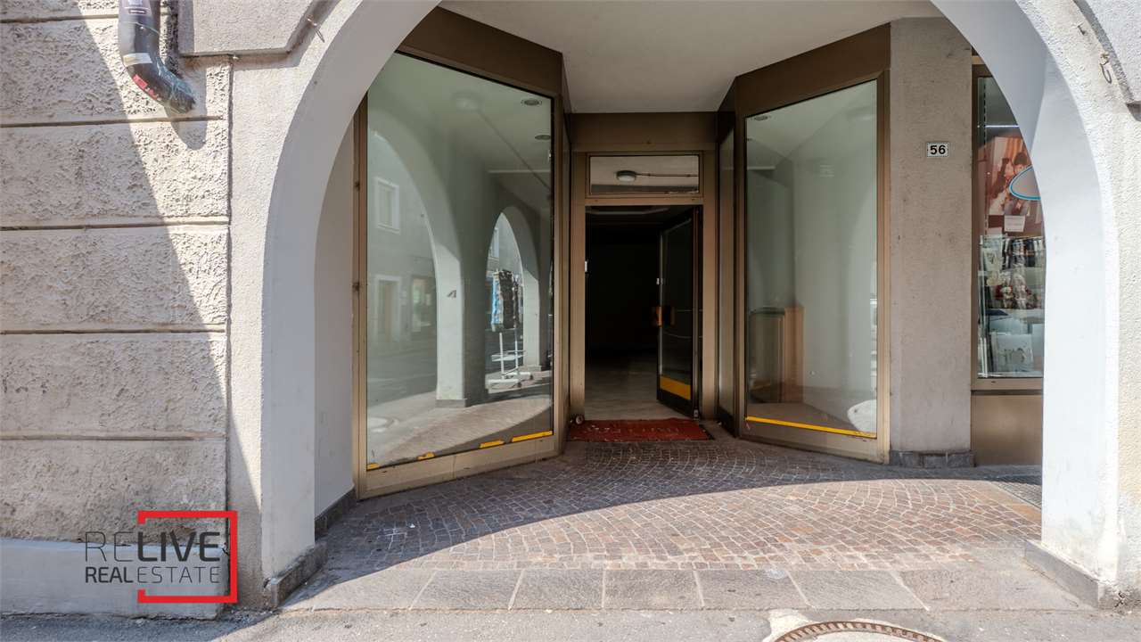 negozio in vendita ad Edolo in zona Vico