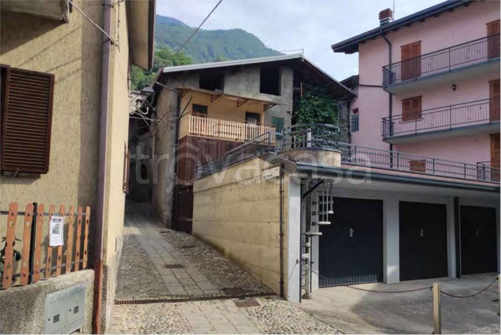 casa indipendente in vendita ad Edolo