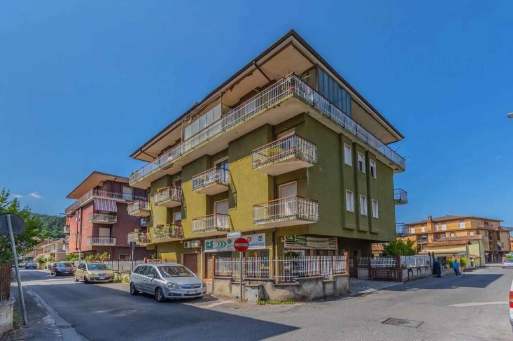 appartamento in vendita ad Edolo in zona Vico