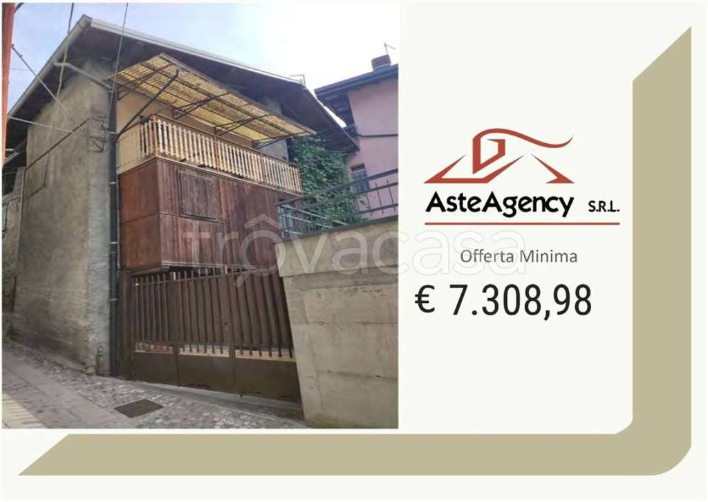 casa indipendente in vendita ad Edolo in zona Vico