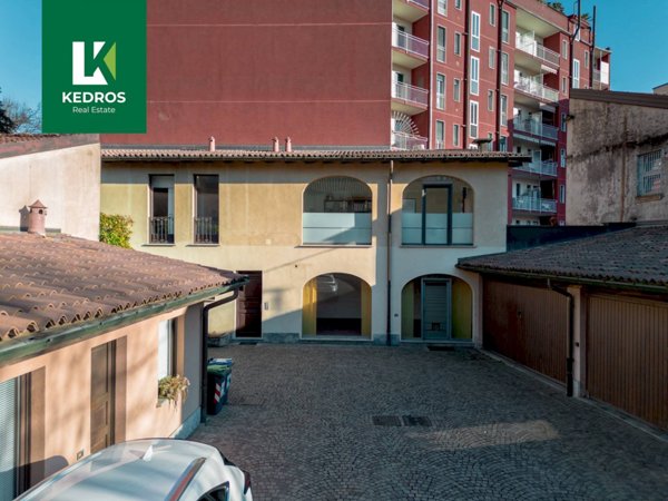 casa indipendente in vendita ad Edolo in zona Vico