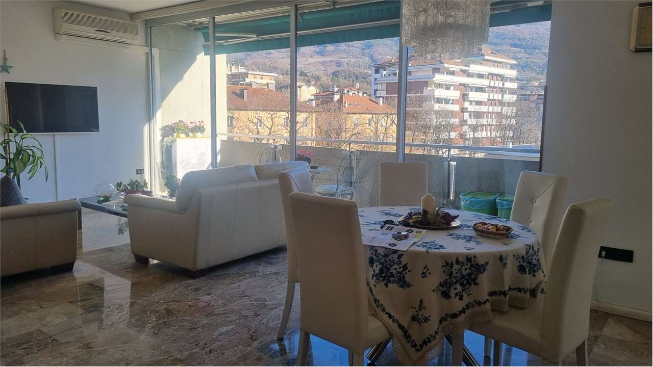 appartamento in vendita ad Edolo in zona Vico