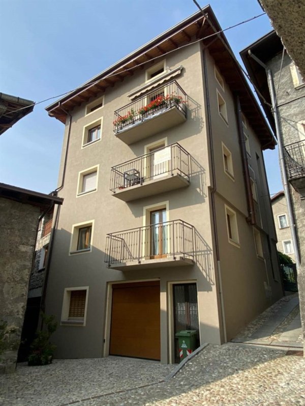 appartamento in vendita ad Edolo in zona Vico