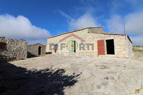 casa indipendente in vendita ad Edolo in zona Vico
