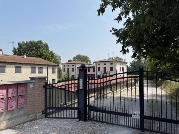 casa indipendente in vendita ad Edolo in zona Vico