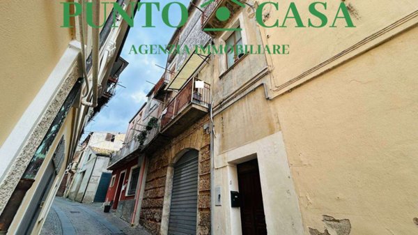 casa indipendente in vendita ad Edolo in zona Vico