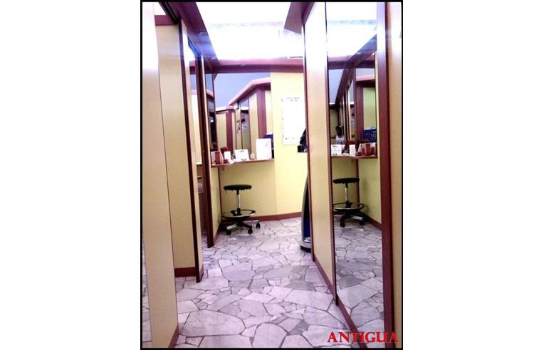 negozio in vendita ad Edolo in zona Vico